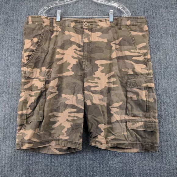 Old Mill Mens Camo Cargo Shorts Green Size 42 Cotton Pockets - Picture 2 of 10